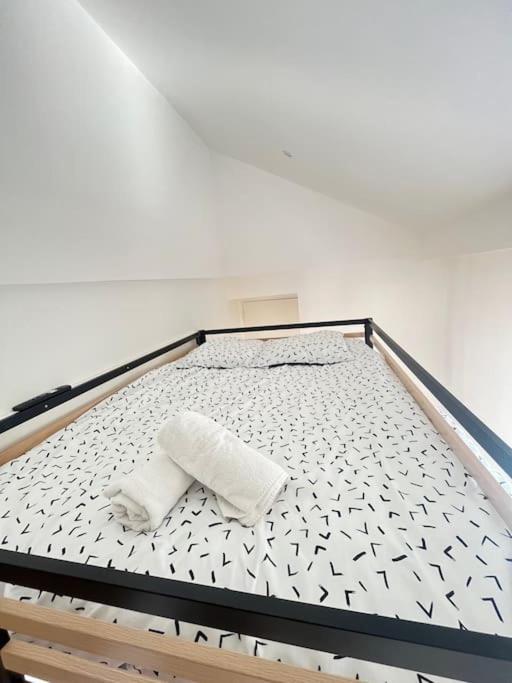 Banjul - Bel Appartement A Reims Eksteriør bilde